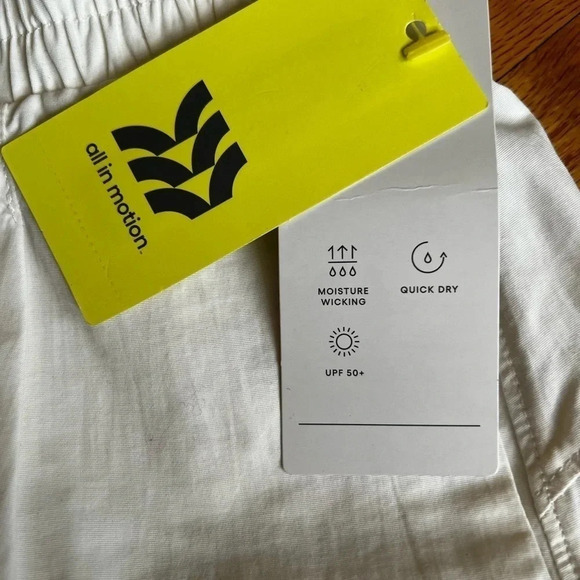 NWT Hight-Rise Shorts - Picture 4 of 4